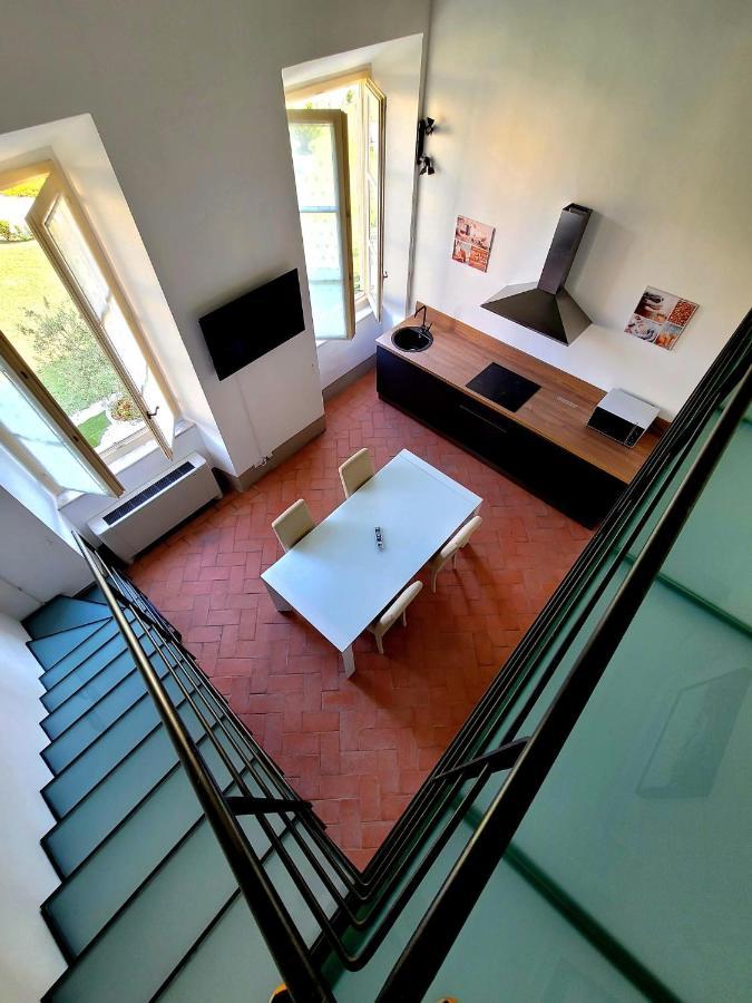 La Villa Apartments - Convenient For Sardinia And Corsica - 4 Beds - Private Parking Included With Camera Ливорно Екстериор снимка