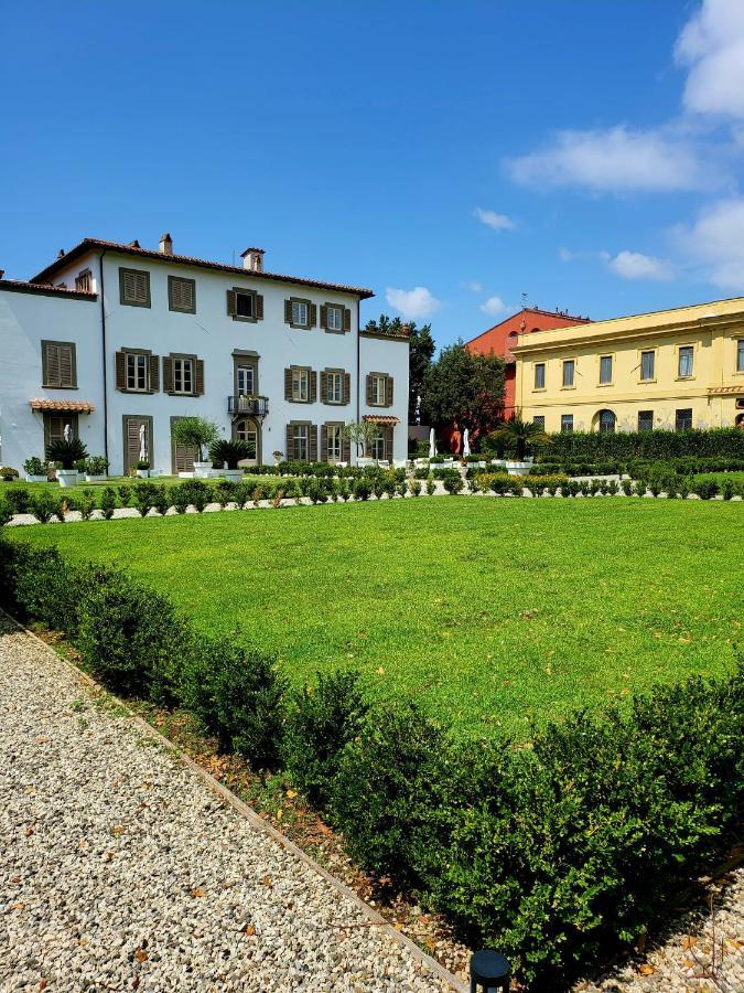 La Villa Apartments - Convenient For Sardinia And Corsica - 4 Beds - Private Parking Included With Camera Ливорно Екстериор снимка