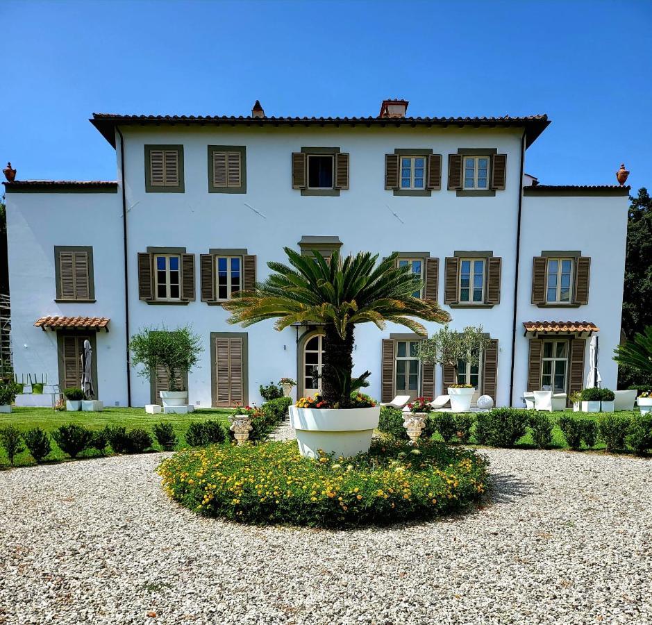 La Villa Apartments - Convenient For Sardinia And Corsica - 4 Beds - Private Parking Included With Camera Ливорно Екстериор снимка