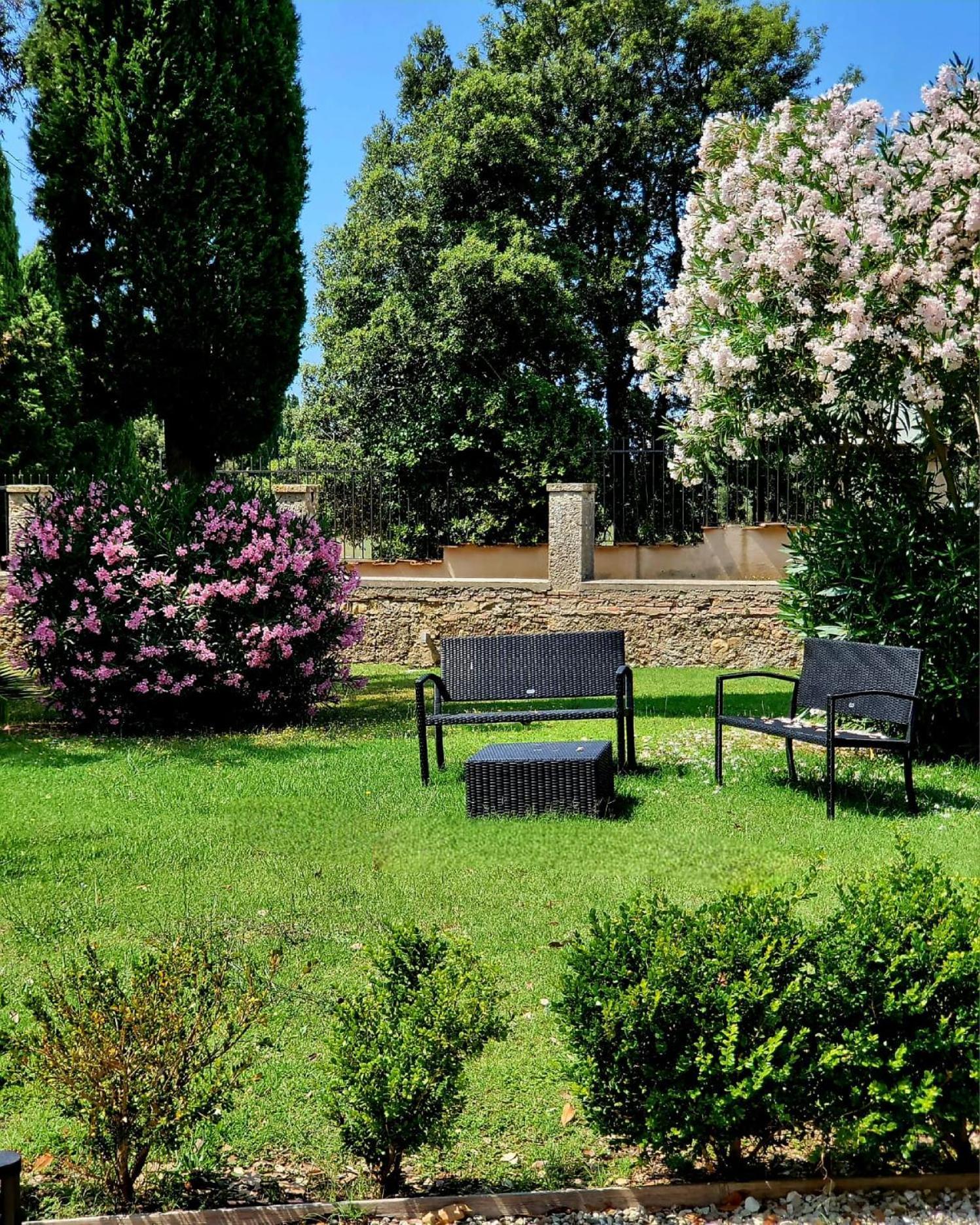 La Villa Apartments - Convenient For Sardinia And Corsica - 4 Beds - Private Parking Included With Camera Ливорно Екстериор снимка
